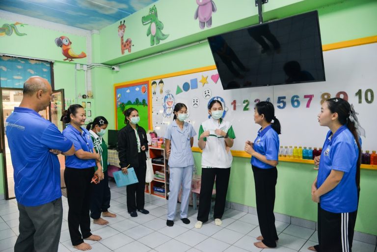 ศูนย์บริการสาธารณสุข 47 ร่วมมือโรงเรียนเซนต์ปีเตอร์ ธนบุรี เสริมมาตรการป้องกันมือเท้าปากและไข้หวัดใหญ่