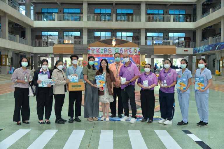 กรมควบคุมโรค สำนักอนามัย กรุงเทพมหานคร ฝ่ายสิ่งแวดล้อมและสุขาภิบาล เขตภาษีเจริญ และศูนย์บริการสาธารณสุข 47 ลงพื้นที่ตรวจเยี่ยมโรงเรียนเซนต์ปีเตอร์ ธนบุรี เพื่อร่วมวางมาตรการเชิงรุกในการป้องกันและควบคุมการแพร่ระบาดของไข้หวัดใหญ่ในสถานศึกษา